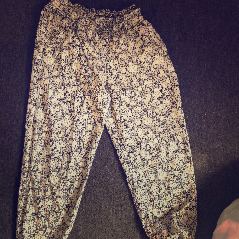 Pants floral mudd size small